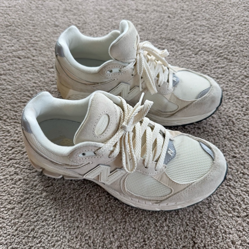 Unisex New Balance suede sneakers y2k retro m6.5 / w8